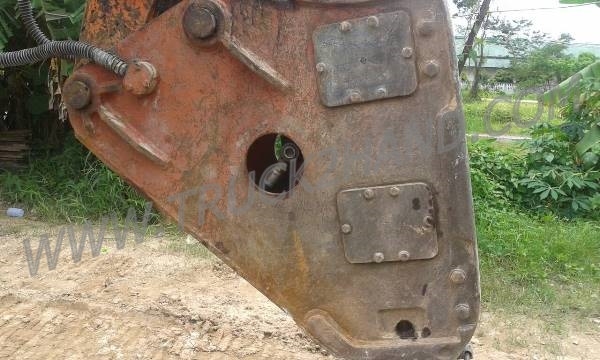 รถแบคโฮ HITACHI EX200 รุ่น 1สภาพพร้อมใช้ รถแบคโฮ HITACHI EX200 รุ่น 1สภาพพร้อมใช้