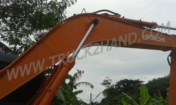 รถแบคโฮ HITACHI EX200 รุ่น 1สภาพพร้อมใช้ รถแบคโฮ HITACHI EX200 รุ่น 1สภาพพร้อมใช้