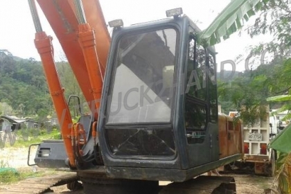 รถแบคโฮ HITACHI EX200 รุ่น 1สภาพพร้อมใช้ รถแบคโฮ HITACHI EX200 รุ่น 1สภาพพร้อมใช้