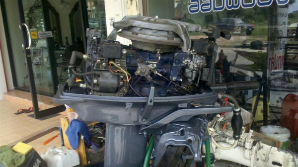 เครื่องยามาฮ่า 30แรงม้า 2สูบ1คาบู หางสั้น17นิ้ว 28500บาท เครื่องยามาฮ่า 30แรงม้า 2สูบ1คาบู หางสั้น17นิ้ว 28500บาท