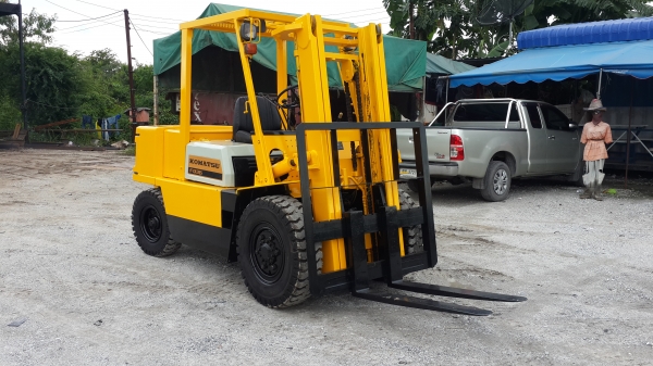 รถยก3.5ตันkomatsu....ปั๊มแรงมาก