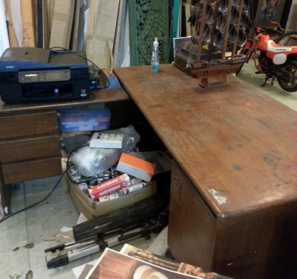 ขายโต๊ะบัญชีไม้สักรุ่นเก่า สภาพยังดีครับ