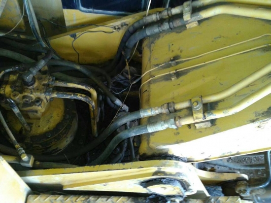 รถแบคโฮ CAT E200 B เอวแน่น ช่วงล่างสวย มีทะเบียน รถแบคโฮ CAT E200 B เอวแน่น ช่วงล่างสวย มีทะเบียน