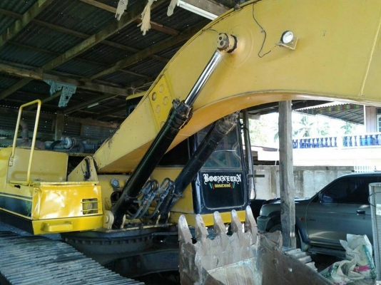 รถแบคโฮ CAT E200 B เอวแน่น ช่วงล่างสวย มีทะเบียน รถแบคโฮ CAT E200 B เอวแน่น ช่วงล่างสวย มีทะเบียน