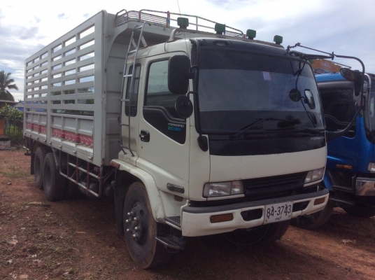 ขายISUZU 10ล้อ DECA(2เพลาถอดเหลือเพลาเดียว) เครื่อง 195แรง โบอินเตอร์ ยางดี ครัทซีสวย แอร์เย็น รถสวย พร้อมใช้งาน ขาย 890,000 บาท