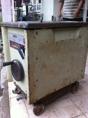 ตู้เชื่อมพลัง 300 แอม เก่าเก็บ ภายในสภาพสวย