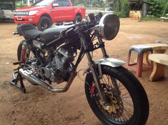 ขาย honda cg 125 เครื่อง LIFAN 200 cc. ของแต่งล้นๆ ถูกมากครับ ขาย honda cg 125 เครื่อง LIFAN 200 cc. ของแต่งล้นๆ ถูกมากครับ