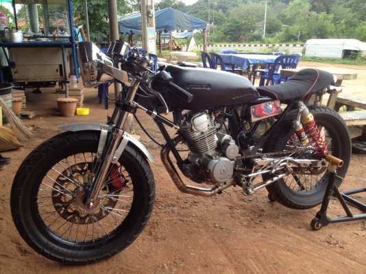 ขาย honda cg 125 เครื่อง LIFAN 200 cc. ของแต่งล้นๆ ถูกมากครับ ขาย honda cg 125 เครื่อง LIFAN 200 cc. ของแต่งล้นๆ ถูกมากครับ