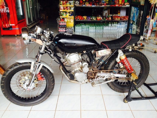 ขาย honda cg 125 เครื่อง LIFAN 200 cc. ของแต่งล้นๆ ถูกมากครับ