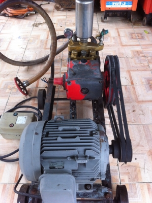 อัดฉีด 3 สูบ มอเตอร์ฮิตาชิ 7 แรงครึ่ง ตัวใหญ่ ไฟ 380 เหมาะสำหรับล้างอัดฉีด ใช้ได้หลายหัว