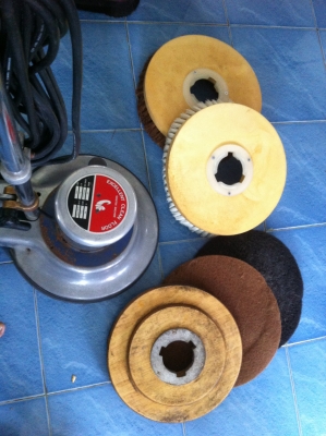 เครื่องขัดพื้น 14 นิ้ว ไฟ 220 อุปกรณ์ครบ