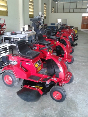 รถตัดหญ้านั่งขับฮอนด้า