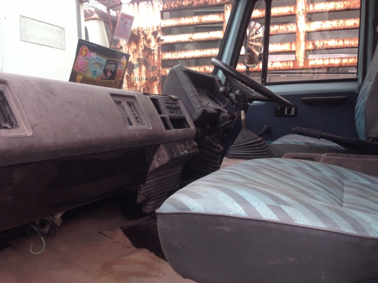 ขาย 6 ล้อ อีซุซุ FTR  เครื่อง 160 แรง หัวคัซซี่ ยาว 5.50 เมตร ยาง 900