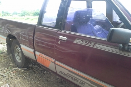 ขาย รถ isuzu KB2500 แค็ป สภาพดี คัสซีสวย รถพร้อมใช้ เอกสารพร้อมโอน 68000
