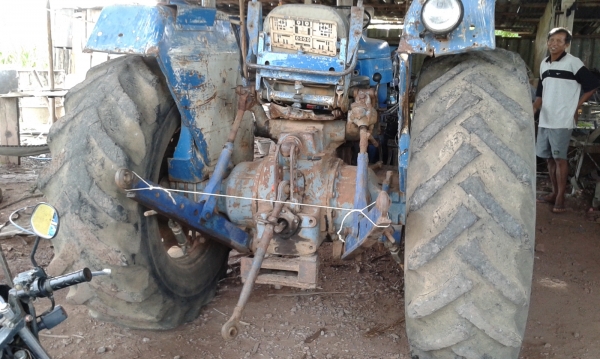 ขายฟอร์ดT1พร้อมอุปกรณ์ ดันหน้า หาง3 CMT