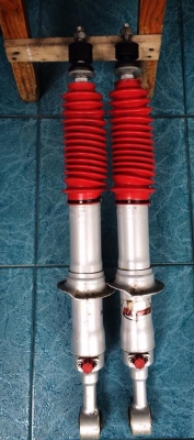 โช้คหน้า RANCHO RS9000 XL ปรับได้9ระดับ หลังRED CARBON E ใส่ฟอร์จูนเนอร์ ถูกๆครับ