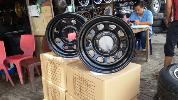 ขายล้อกะทะใหม่ขอบ15 6รูชุดละ10000