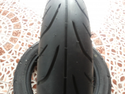 ขายครับยางติดรถPCXรถวิงมา500โลขายคู่ละ1500สภาพดีครับ