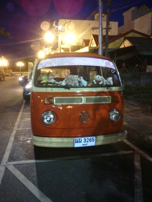 ขายรถตู้โฟล์ค ทะเบียนพร้อม ขับได้ ภายในทำเคาเตอร์เรียบร้อย เปิดขายของได้เลย