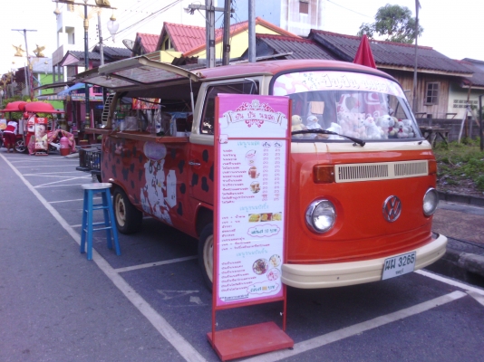 ขายรถตู้โฟล์ค ทะเบียนพร้อม ขับได้ ภายในทำเคาเตอร์เรียบร้อย เปิดขายของได้เลย