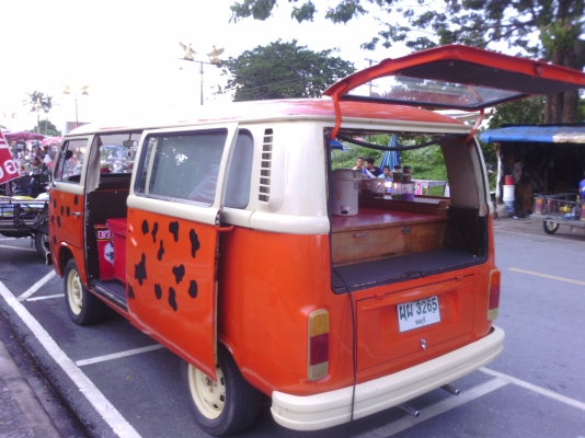 ขายรถตู้โฟล์ค ทะเบียนพร้อม ขับได้ ภายในทำเคาเตอร์เรียบร้อย เปิดขายของได้เลย