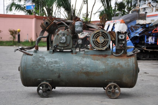 ขายปั้มลม IWATA2สูบ 230ลิตร สวยเดิมจากญี่ปุ่น 18,000เท่านั้น!!