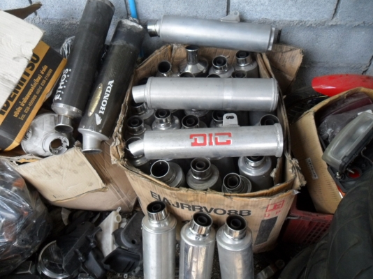 อะหลั่ย CB400 มากมายหลายอย่าง ส่งได้ทั่วไทยครับ อะหลั่ย CB400 มากมายหลายอย่าง ส่งได้ทั่วไทยครับ