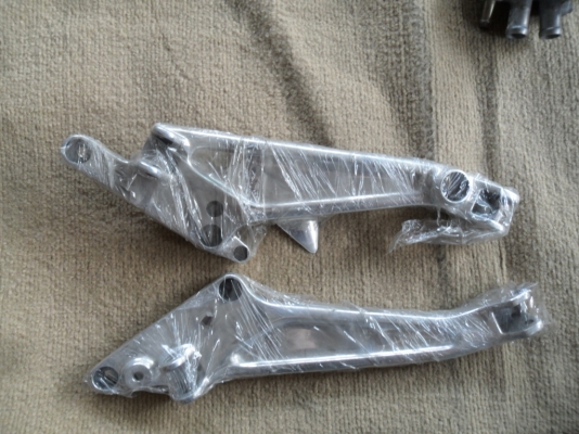 อะหลั่ย CB400 มากมายหลายอย่าง ส่งได้ทั่วไทยครับ อะหลั่ย CB400 มากมายหลายอย่าง ส่งได้ทั่วไทยครับ