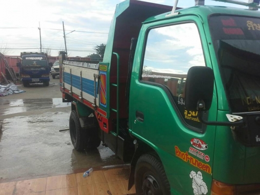 **435,000 บ.ต่อรอง**ขาย6ล้อดั้ม3คิวประกอบสวยๆ ISUZU NKR66L 4HF1-135HP หัวการ์ตูน ปี48 เครื่อง 4HF-135แรงฝาดำ แน่นๆ แห้งๆ แรงดี ไม่เยิ้ม เกียร์สั้นเข้าง่ายไม่มีหลุด ช่วงล่าง 5น็อต หน้า-หลัง คานหน้ารถบรรทุก แหนบข้าง แล้ว คัสซีสวยเดิม ไม่ปะไม่ดาม ไม่มีบวม กร