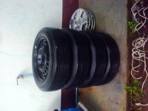 ยางติดรถฮอนด้าแจ๊สขอบ15ของบิดโตน17565R15ปี13ดอกแน่น4ส.