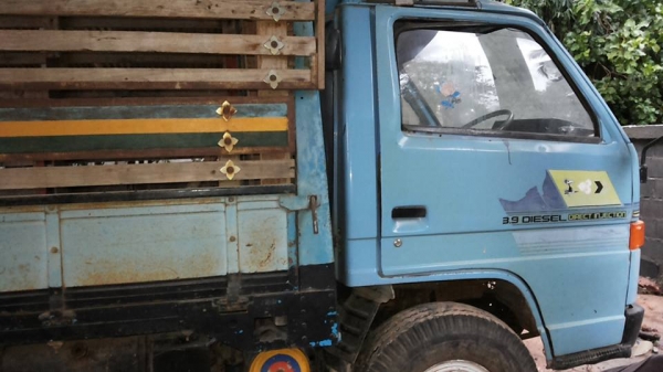 **399,000 บ.ต่อรอง**ขาย6ล้อ115 ยอดนิยม ISUZU NPR JAANPR59LL 4BD1-115HP กรองดำ เกียร์สั้น ห้างแท้ ปี34 เครื่องเดิมเกียร์เดิม 4BD1-115ฝาดำ เครื่องดี แน่นดี สตาร์ทติดง่าย เกียร์สั้นเดิม เข้าง่ายไม่หลุด ช่วงล่างใหญ่ Fหน้า-หลัง คัสซีดี เดิม มีตามดบ้าง ช่วงปลาย