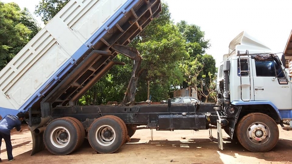 **1,420,000 บ.ต่อรอง**ขาย10ล้อ2เพลาดั้ม "นางฟ้า240" ISUZU ROCKY FXZ23NFPF-R 6SD1-240HP นางฟ้าแท้ ปี39(จดใหม่ปี44) เครื่องเดิมเกียร์เดิม เครื่อง6SD1-240แรง แห้งๆ แน่นๆ แรงดี ไม่เยิ้ม เกียร์เดิม แห้งดีไม่มีหลุด ไม่มีหอน ช่วงล่างเดิม คัสซีสวยเดิม ไ