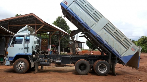 **1,420,000 บ.ต่อรอง**ขาย10ล้อ2เพลาดั้ม "นางฟ้า240" ISUZU ROCKY FXZ23NFPF-R 6SD1-240HP นางฟ้าแท้ ปี39(จดใหม่ปี44) เครื่องเดิมเกียร์เดิม เครื่อง6SD1-240แรง แห้งๆ แน่นๆ แรงดี ไม่เยิ้ม เกียร์เดิม แห้งดีไม่มีหลุด ไม่มีหอน ช่วงล่างเดิม คัสซีสวยเดิม ไ