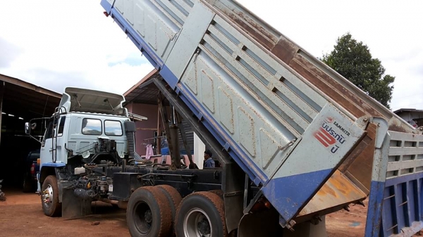 **1,420,000 บ.ต่อรอง**ขาย10ล้อ2เพลาดั้ม "นางฟ้า240" ISUZU ROCKY FXZ23NFPF-R 6SD1-240HP นางฟ้าแท้ ปี39(จดใหม่ปี44) เครื่องเดิมเกียร์เดิม เครื่อง6SD1-240แรง แห้งๆ แน่นๆ แรงดี ไม่เยิ้ม เกียร์เดิม แห้งดีไม่มีหลุด ไม่มีหอน ช่วงล่างเดิม คัสซีสวยเดิม ไ