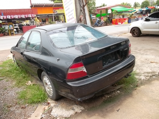้hondaaccord ไฟท้ายก้อนเดียว ขายเป็นอะหลั่ยหรือยกคัน 15900บ.