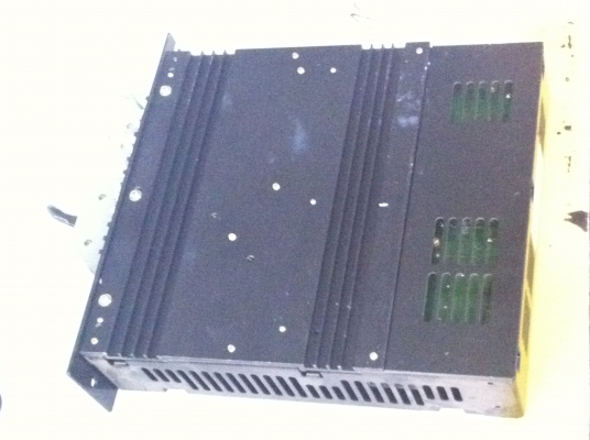 ชุดกล่อง SERVOPACK ควบคุมการทำงานของ SERVOMOTER ถอดจากเครื่องจักรที่ทำงานได้(มี 16 กล่อง)