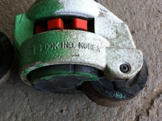 ล้อแบบปรับระดับเพื่อป้องกันการเลื่อนและรับน้ำหนักของชิ้นงานต่างๆ ได้อย่างเต็มที่