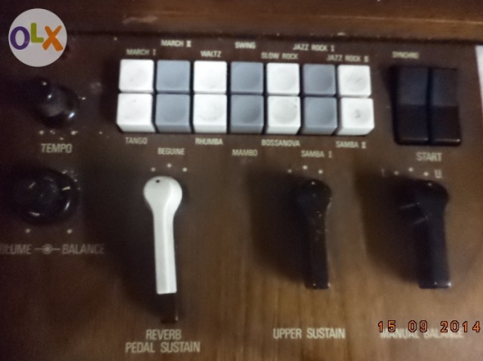 ขายอิเลคโทนyamaha รุ่นใหญ่ มีโต๊ะพร้อม ใช้ได้ดี