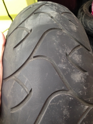 ยางสกูตเตอร์ มือสอง 120/70/10 - 110/70/11 -100/90/12 -140/70/13 -120/70/14-120/70/15-80/90/16 ยางสกูตเตอร์ มือสอง 120/70/10 - 110/70/11 -100/90/12 -140/70/13 -120/70/14-120/70/15-80/90/16