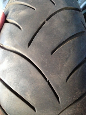 ยางสกูตเตอร์ มือสอง  120/70/10 - 110/70/11 -100/90/12 -140/70/13 -120/70/14-120/70/15-80/90/16