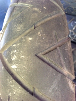 ยางสกูตเตอร์ มือสอง 120/70/10 - 110/70/11 -100/90/12 -140/70/13 -120/70/14-120/70/15-80/90/16 ยางสกูตเตอร์ มือสอง 120/70/10 - 110/70/11 -100/90/12 -140/70/13 -120/70/14-120/70/15-80/90/16