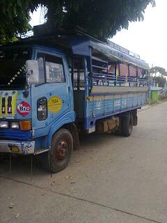 ขายรถ 6 ล้อ  HINO  เป็นรถโดยสารยาว  4.5 ม.รถสวยพร้อมวิ่งได้เลย