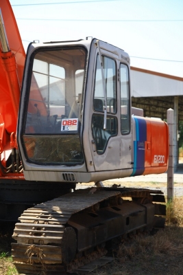 ขายสอง Hitachi Ex200 ในราคา EX100 บ้าไปแล้ว