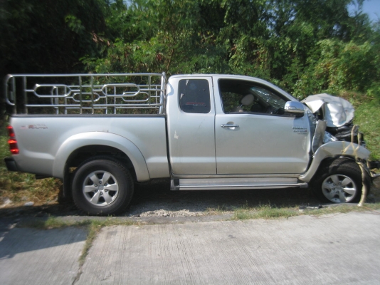 +++++ขายซากรถกระบะป้ายแดง TOYOTA Vigo Champ ปี 2012  ราคา 450,000 พร้อมเล่มทะเบียน+++++