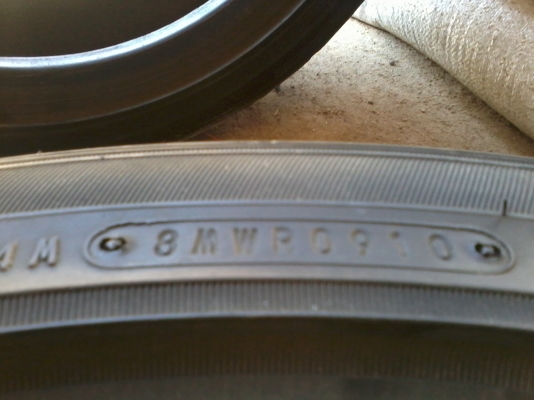 ขายยาง 215/50/17 DUNLOP ปี10 2เส้น 500 ขายยาง 215/50/17 DUNLOP ปี10 2เส้น 500