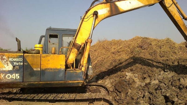 Kobelco SK04 Kobelco SK04