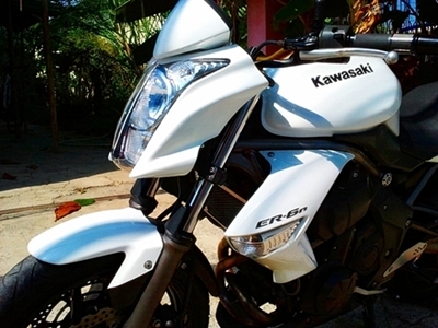 รถเพื่่อนแม่ไม่ปลื้ม ER6N 2009 สีขาว สวยวิ่งน้อย จบทุกเรื่อง