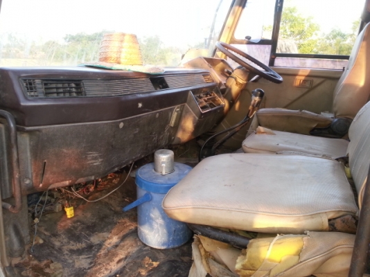 ขายด่วนไอัหลงสองเพลาสิบสปีดหางปลาขึ้นแม็คโครพร้อมเครน3ตัน5ทะเบียนท้ายลาดมีเครื่องทุ่นแรงเรียบร้อยรีบจองด่วน โทร0801515451