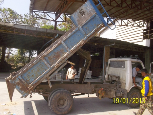 ขาย6ล้อดั้ม เครื่อง88แรงม้า  คัชซีสวย