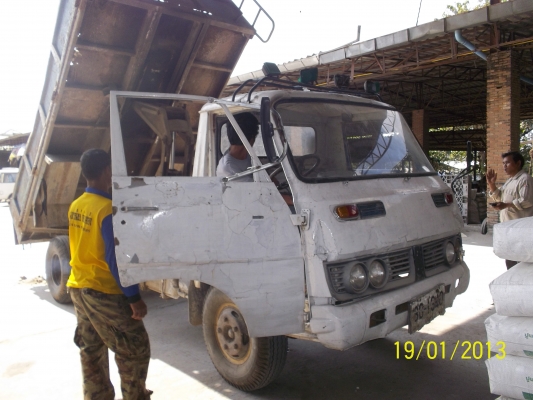 ขาย6ล้อดั้ม เครื่อง88แรงม้า  คัชซีสวย